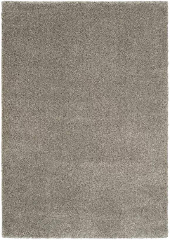 Jednofarebný svetlo hnedý obdĺžnikový koberec vo veľkosti vhodnej pod jedálenský stôl a do veľkej obývačky.