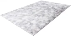 Fľakatý strieborno biely koberec s digitálnou potlačou.
