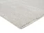 Kratšie strany koberca sú neviditeľne ukončené, na dlhších stranách je koberec kvalitne a elegantne obšitý.