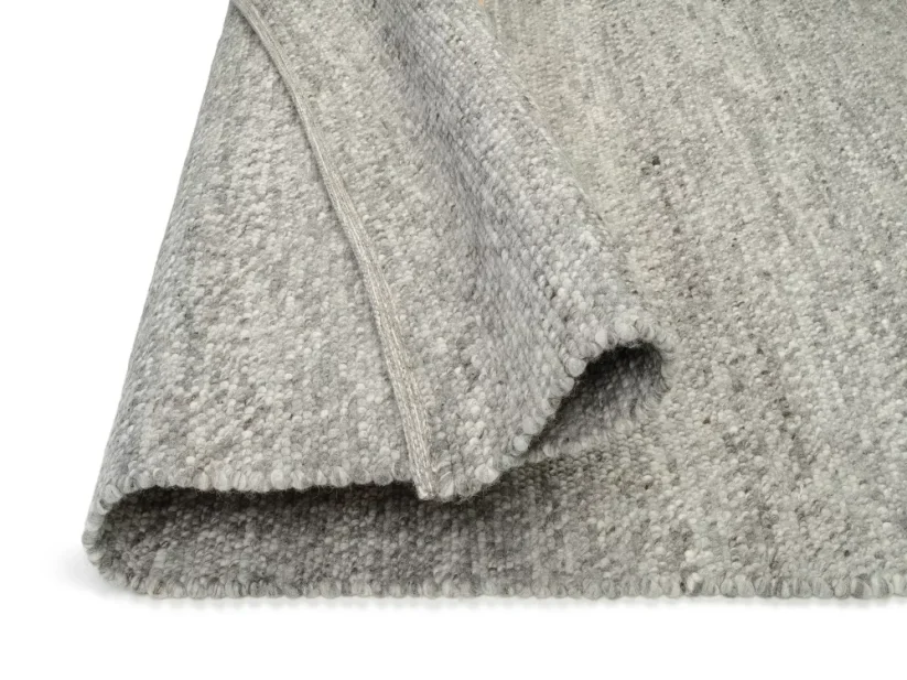 Grafitový vlnený guľôčkový koberec - M