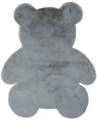 Koberček v tvare strieborného medvedíka zladíš s modernou detskou izbou.