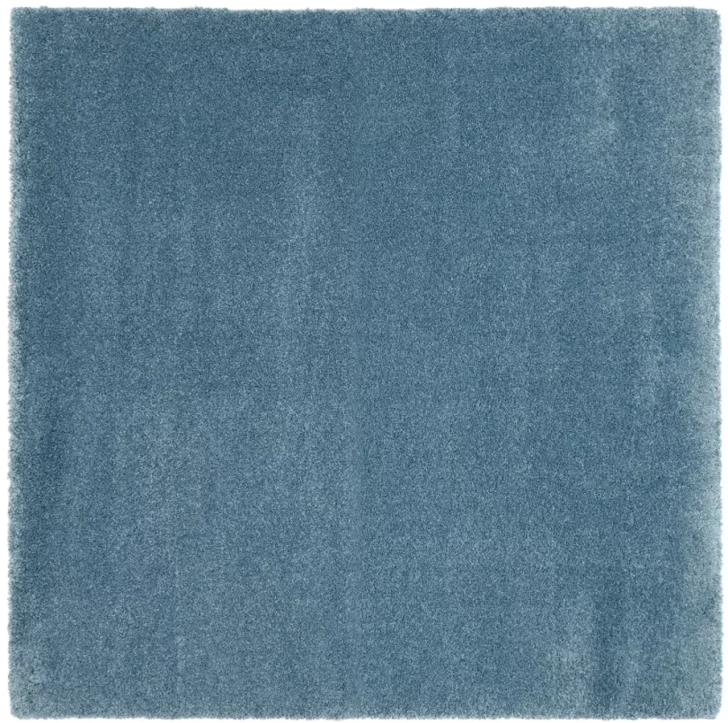 Modrý štvorcový koberec v jednofarebnom prevedení s plným a hustým vlasom.