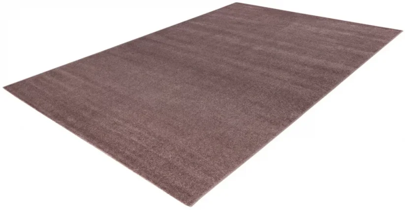 Svetlo fialový koberec vo veľkosti 120 x 170 cm.