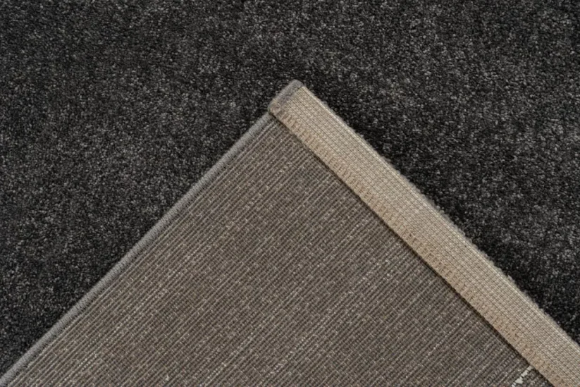 Jednofarebný koberec Trend v sivej farbe - L
