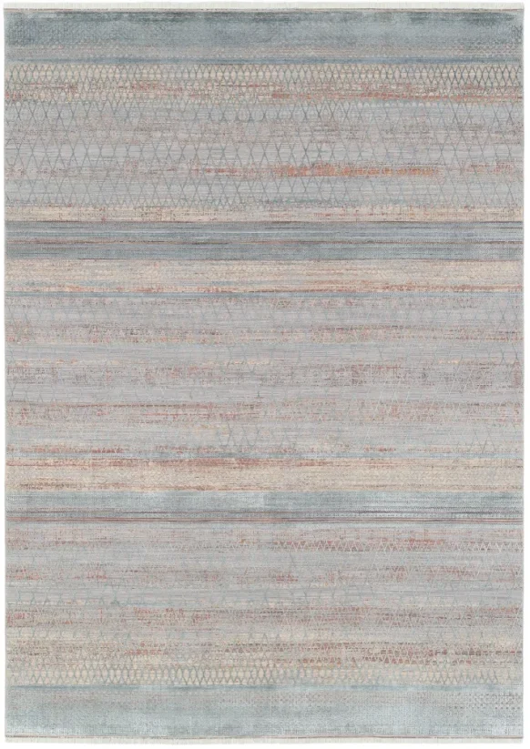 Neutrálny koberec s modernou farebnou paletou. Geometrický motív je vypracovaný z ligotavého modrého vlasu.