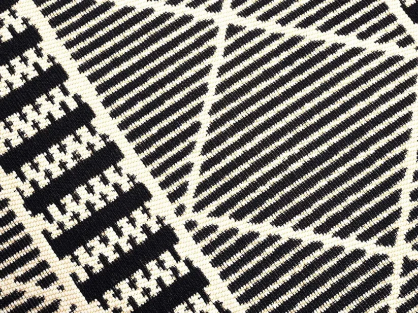 Funky Outdoor Geometric black - vonkajší koberec - TOM TAILOR