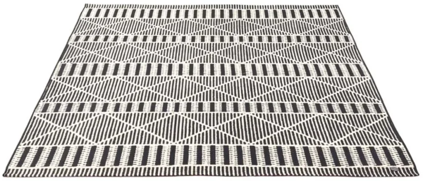 Funky Outdoor Geometric black - vonkajší koberec - TOM TAILOR